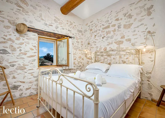 Holiday home Mas La Miellerie - Charme Authentique Et Nature